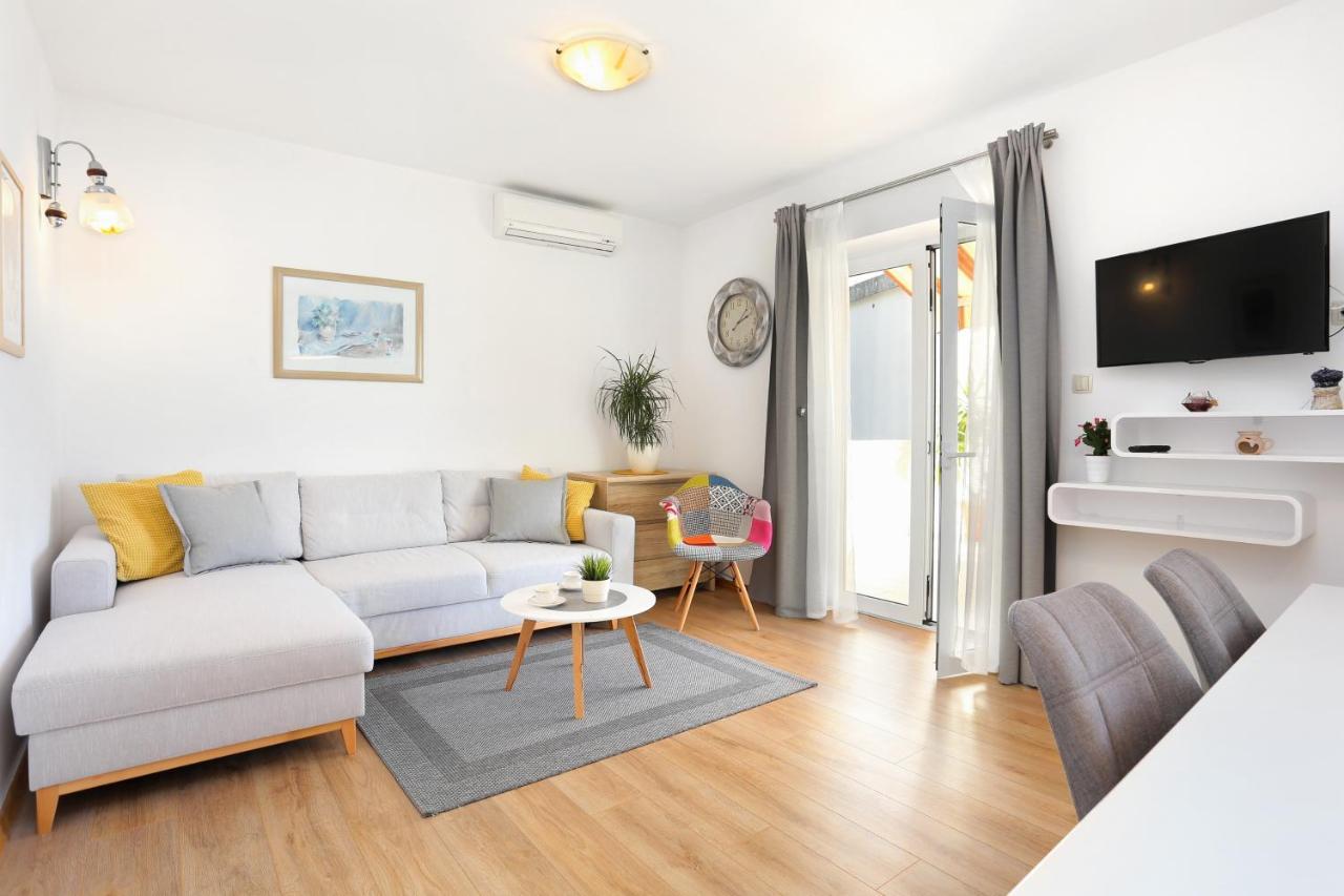 Apartments By The Sea Podgora, Makarska - 2594 エクステリア 写真