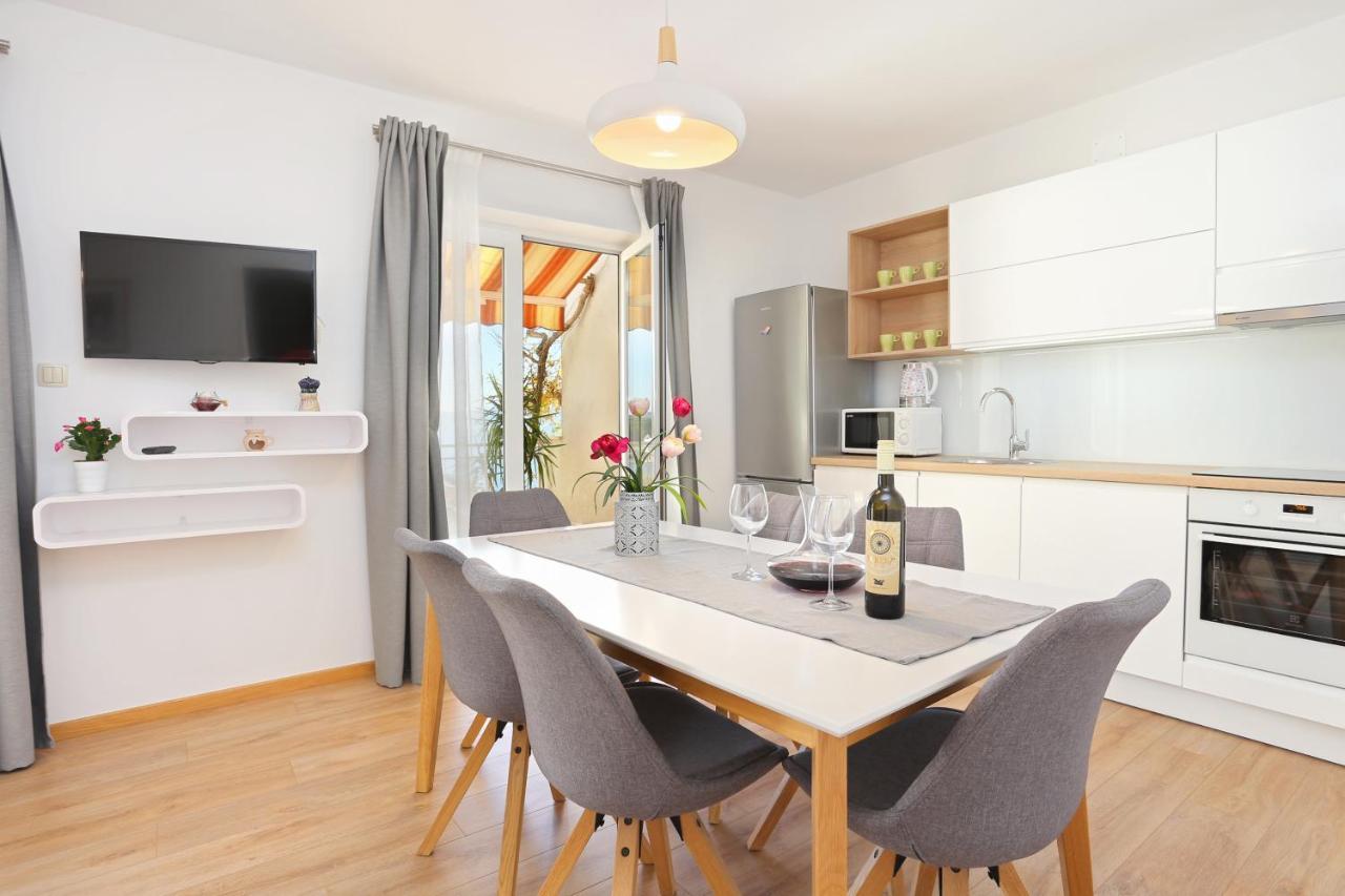 Apartments By The Sea Podgora, Makarska - 2594 エクステリア 写真