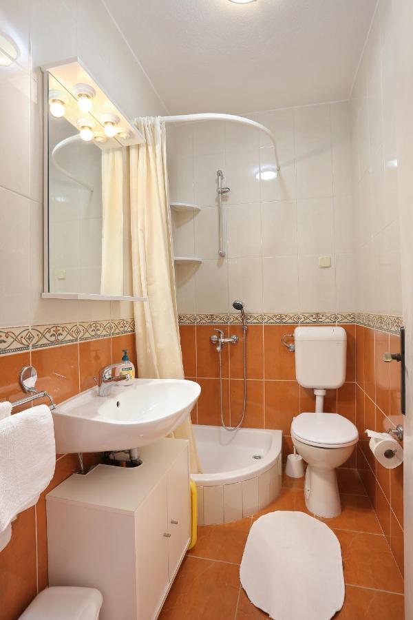 Apartments By The Sea Podgora, Makarska - 2594 エクステリア 写真