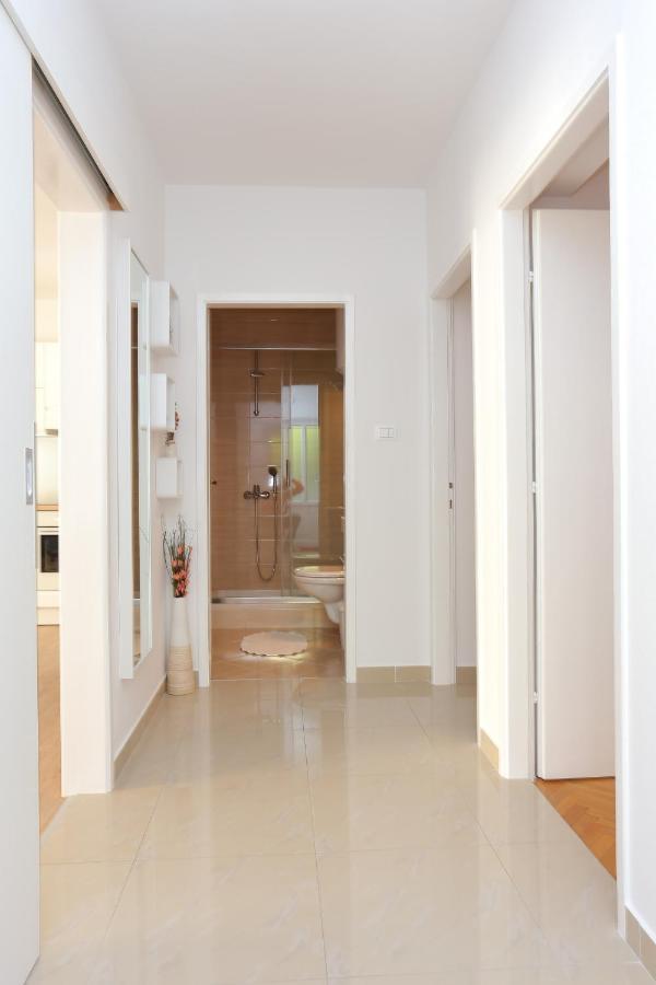 Apartments By The Sea Podgora, Makarska - 2594 エクステリア 写真